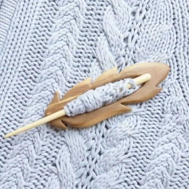 Stylish wooden brooch suitable for sweaters - several different versions of Kelechi