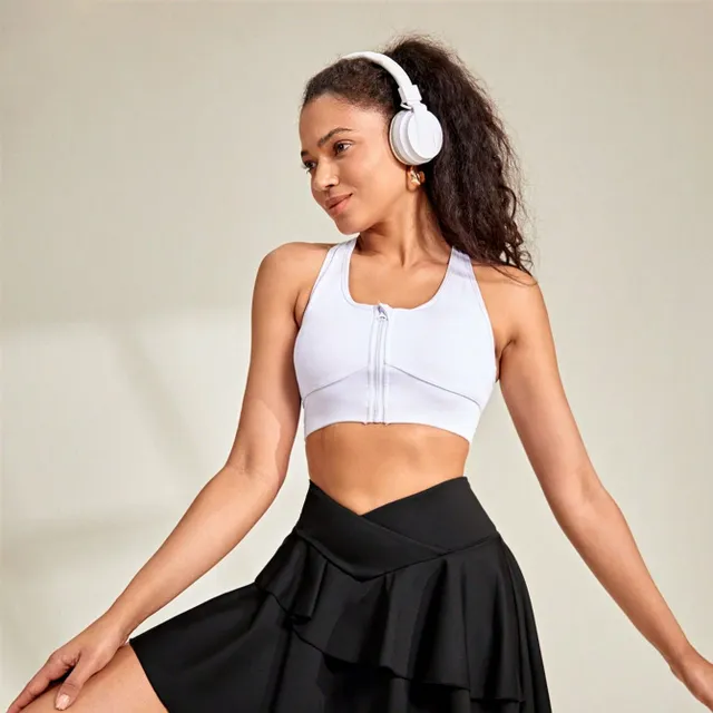 Tennis skirt with wide waistband and ruffle hem for active movement