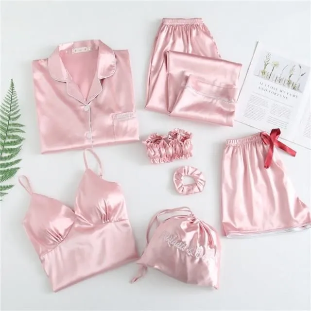 Ladies elegant pyjama set