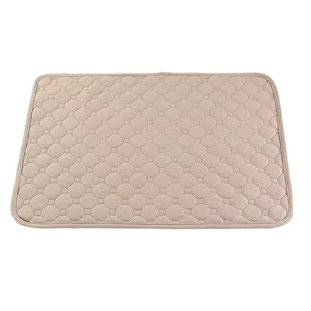 Washable and repeatedly usable pad for dogs - 4 layer waterproof mat with absorption core - ideal for training, incontinence and travel - alternative to diapers for cats and dog mattresses