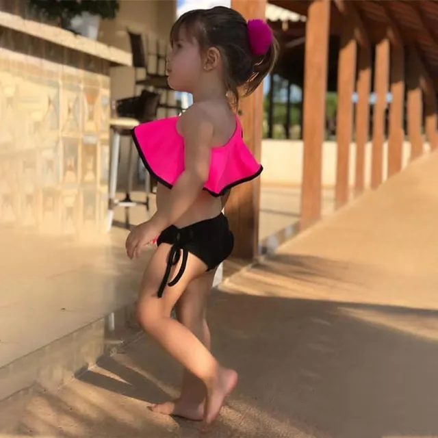 Baby cute two-piece swimsuit with exposed shoulder