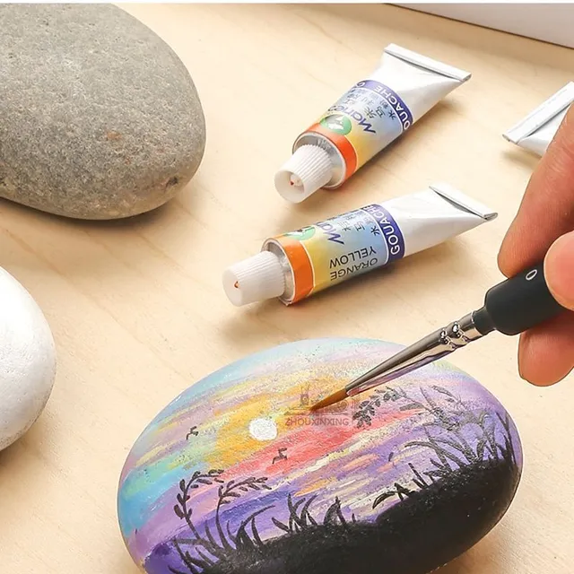 Set of detailed paint brushes
