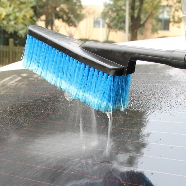 Flow brush for washing cars