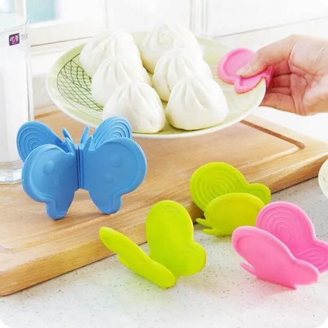 Silicone butterfly-shaped mitt