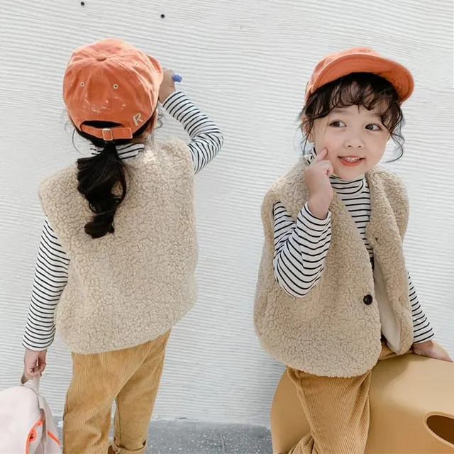 Girl's stuffed vest with buttons on - 3 colors