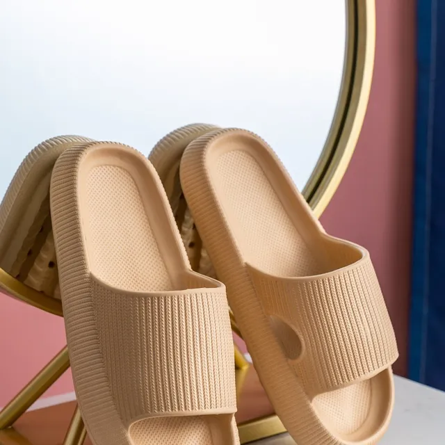 Pánské minimalistické protiskluzové pantofle