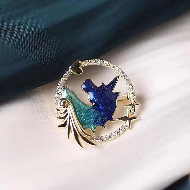 Stylish beautiful round Unicorn brooch
