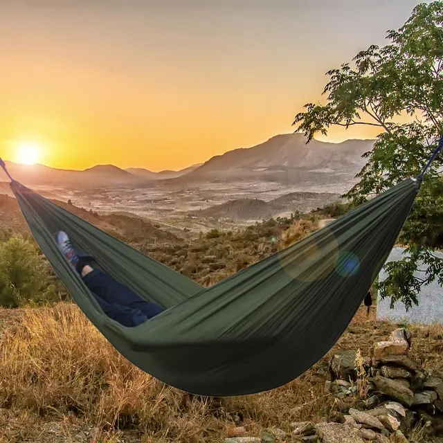 Outdoorová nezničiteľná hamaka / sieť na spanie