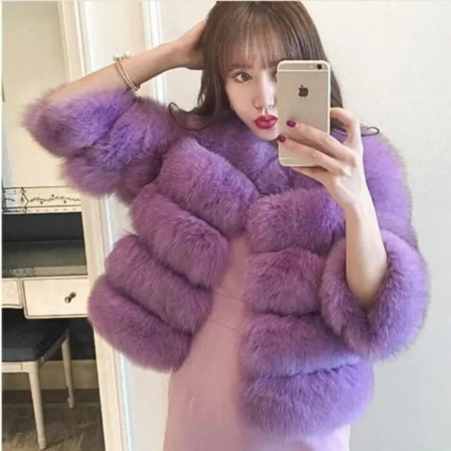 Elegant short faux fur coat