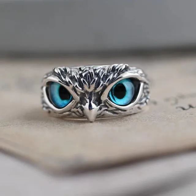 Men's ring in the shape of owl's eyes