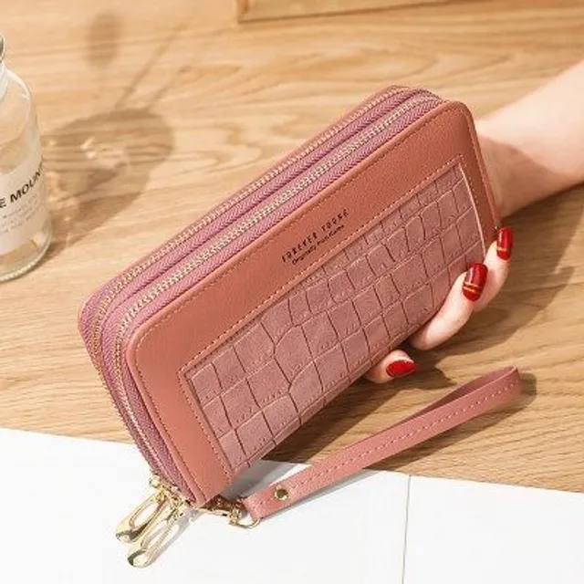 Spacious wallet for women