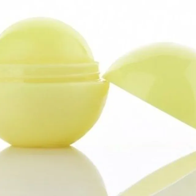 Moisturising lip balm