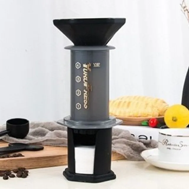 French Press portabil pentru cafea filtrată - dispozitiv de preparare a cafelei