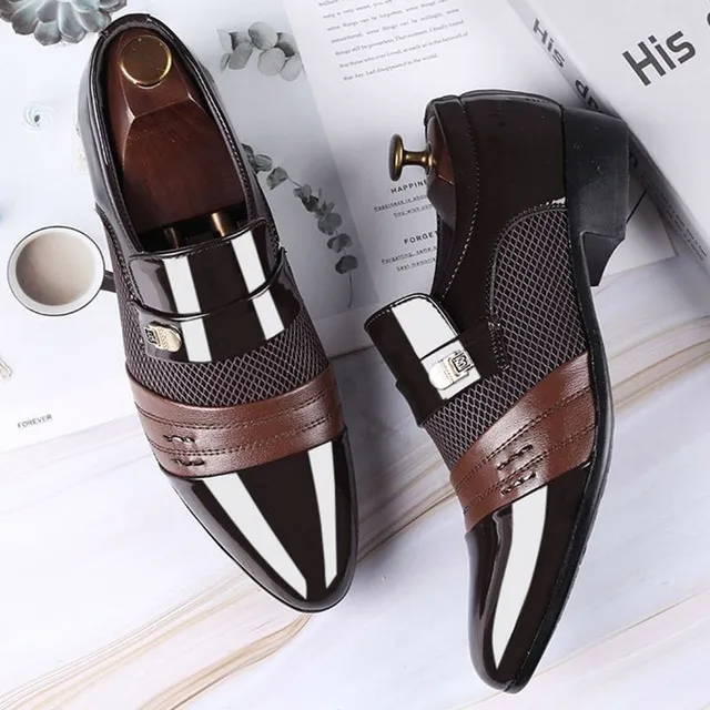 Men's formal shoes with low heel