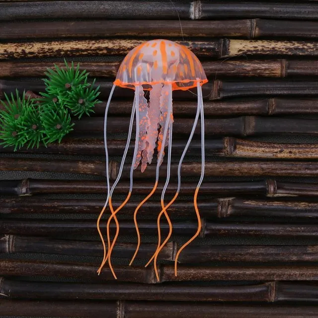 Silicone jellyfish into the aquarium