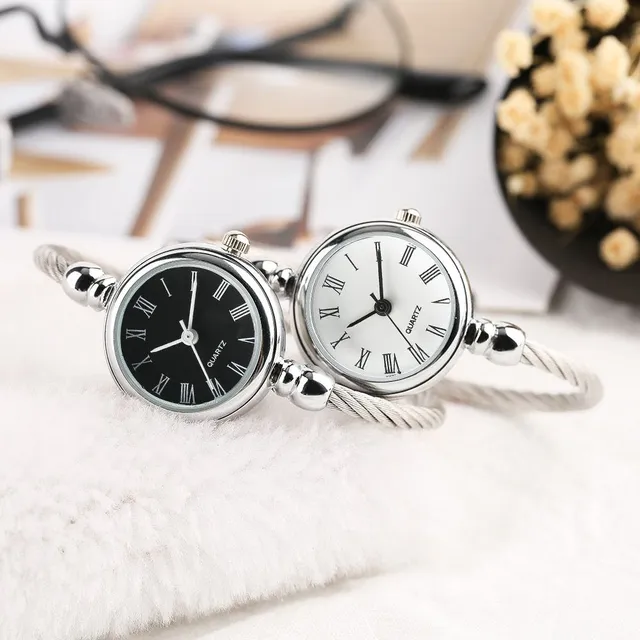 Luxurious ladies watch Quartz