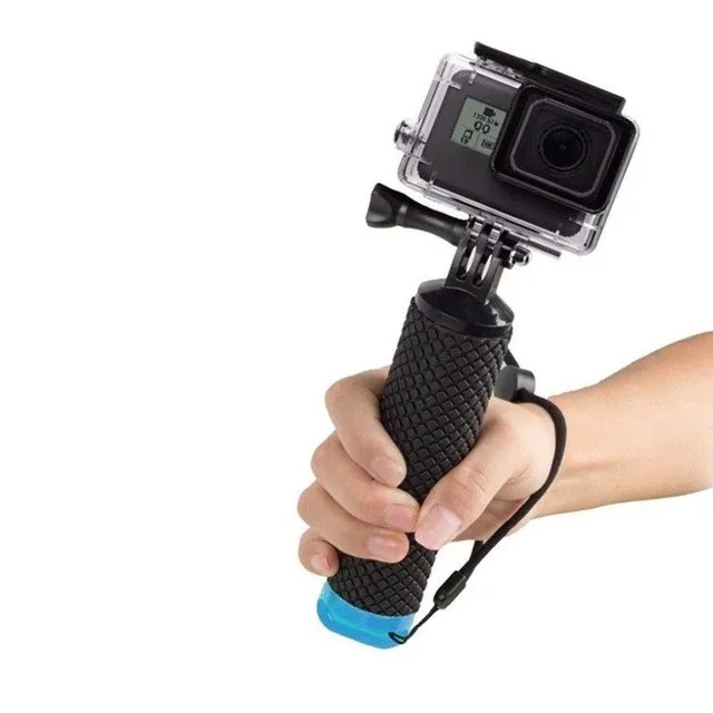 Floating handle for camera