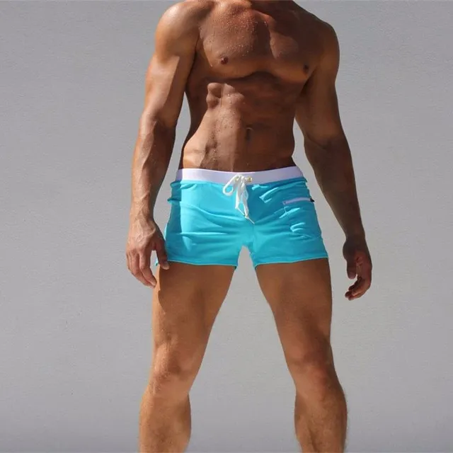 Men's shorts with front pocket