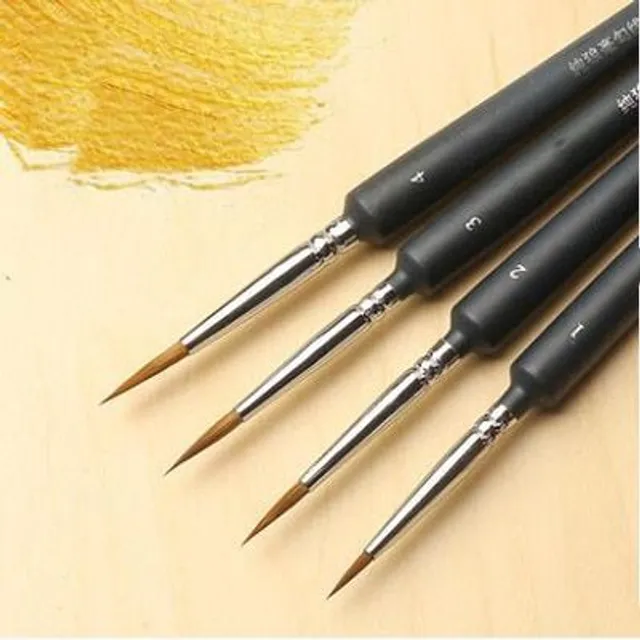 Set with detailed painting brushes