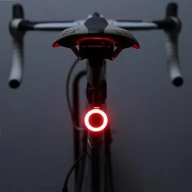 Lumină de bicicletă pentru farul din spate