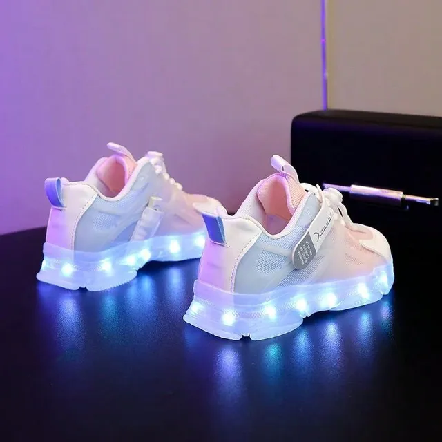 Pantofi LED multicolori cu încărcare USB - stil și confort pentru micii entuziaști