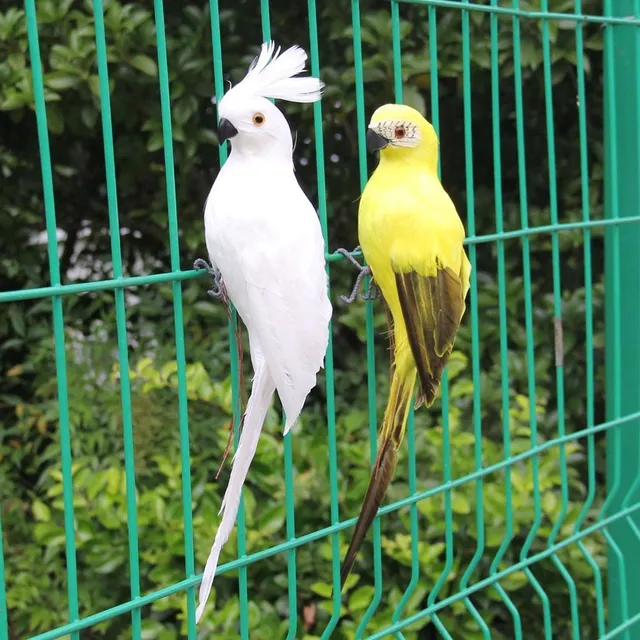 Garden decorative realistic parrot