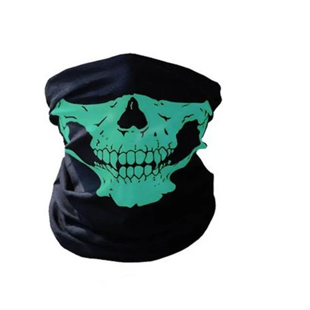 Sports mask with skull