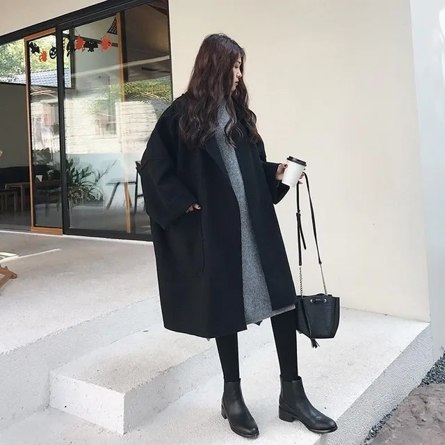 Modern women's luxury oversized coat with wide sleeves in two colour options Prank