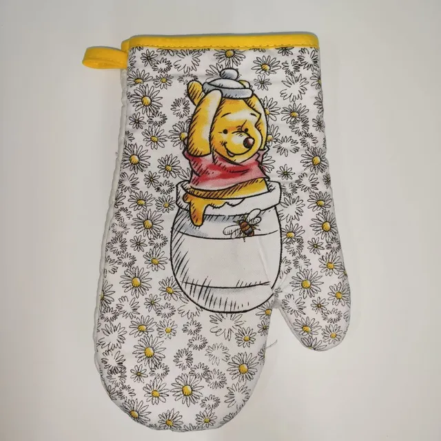 Resistant kitchen gloves with cartoon characters motif