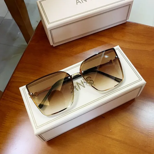 Luxury ladies sunglasses