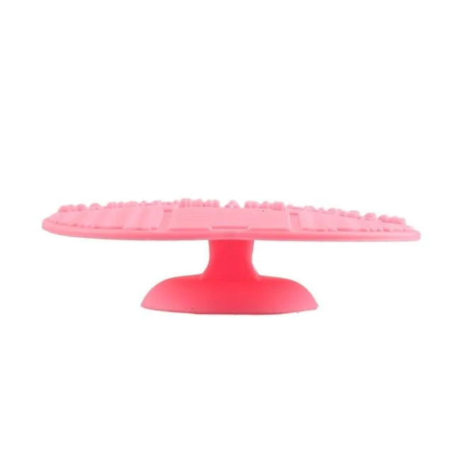 Smaller silicone brush cleaner