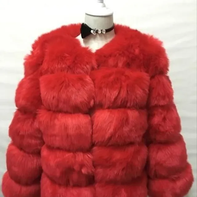 Elegant short faux fur coat