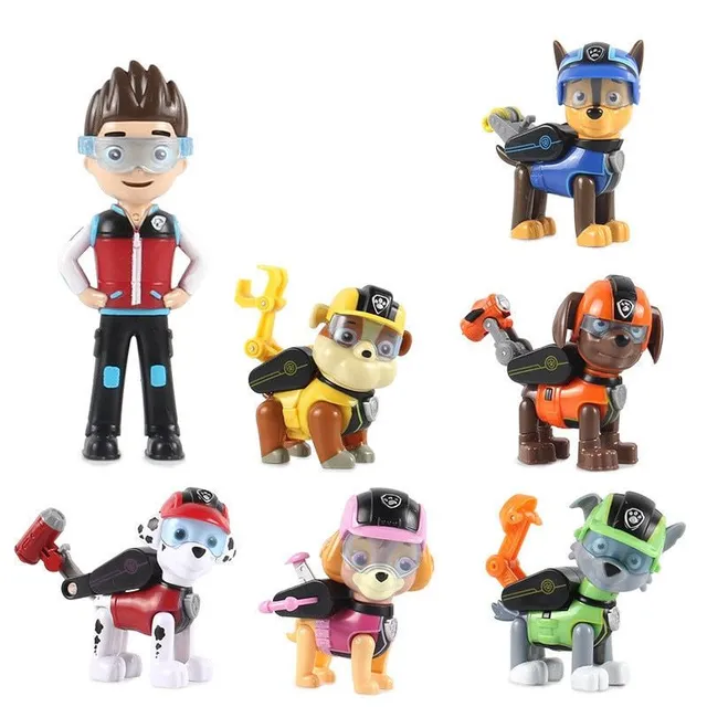 Paw Patrol figures and car