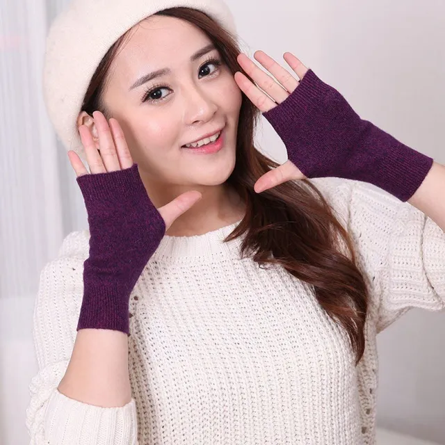 Women's fingerless gloves