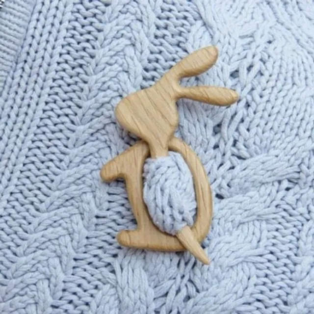 Stylish wooden brooch suitable for sweaters - several different versions of Kelechi