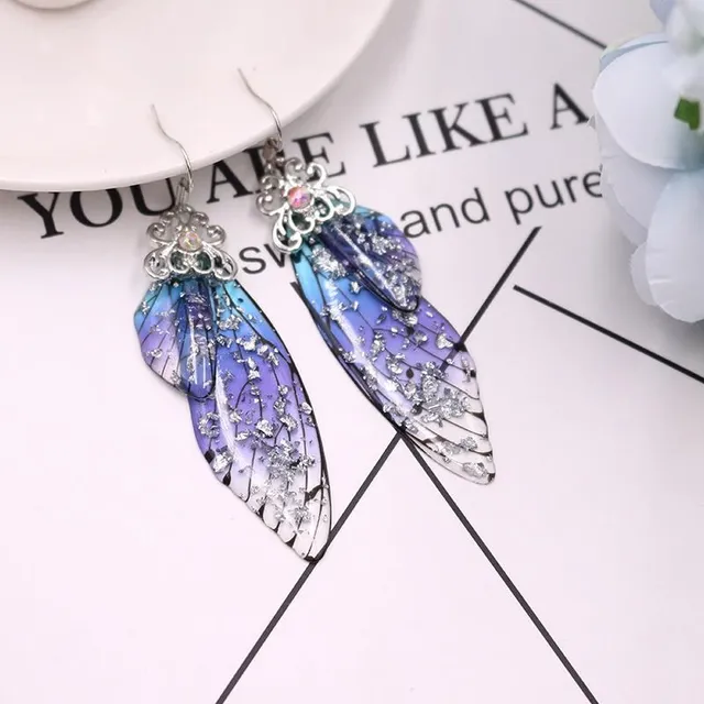 Earrings with butterfly wings