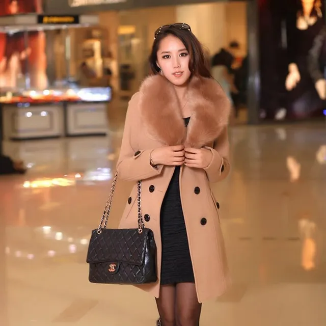 Women's winter coat with distinctive collar - 7 colours