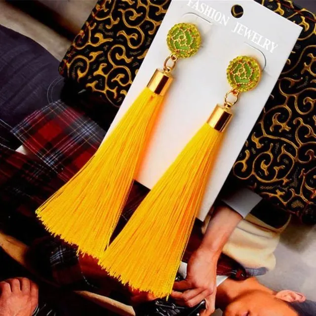 Earrings with fringes