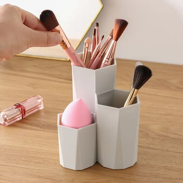 Cosmetic brush organiser