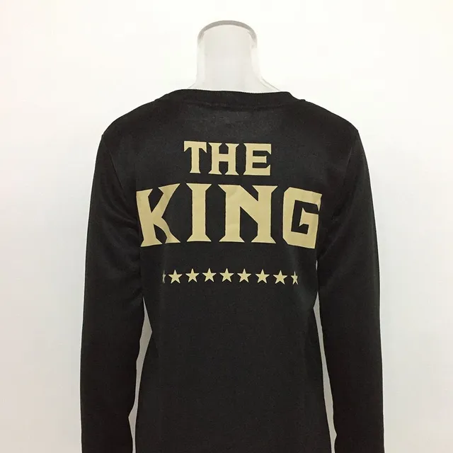 A sweatshirt for love couples Queen and King