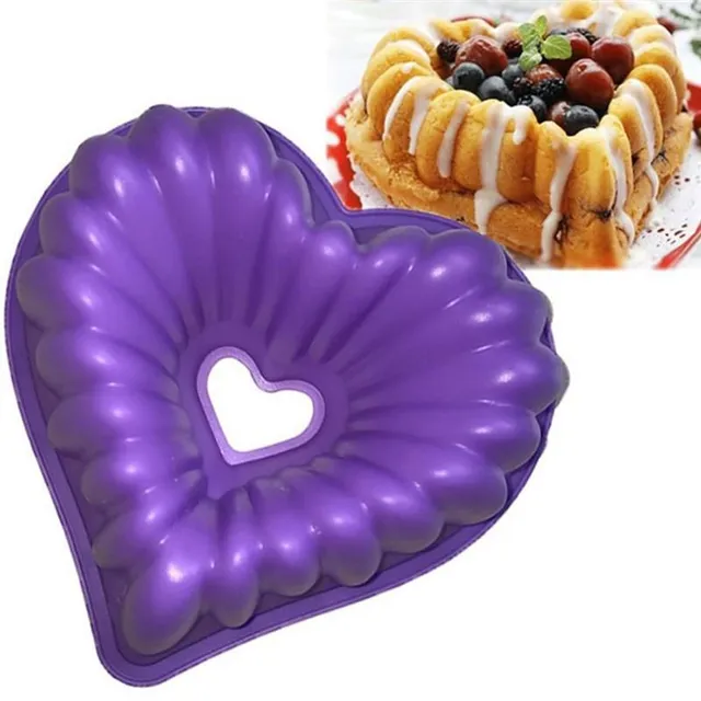 Heart-shaped mould for bundt cake