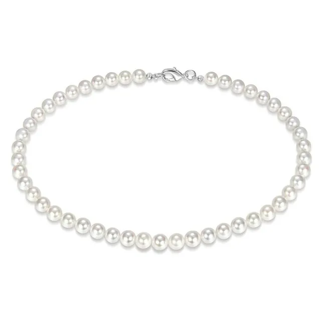 Ladies elegant pearl necklace