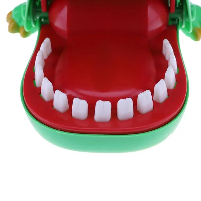 Children's Social Fun Game - Crocodile Teeth