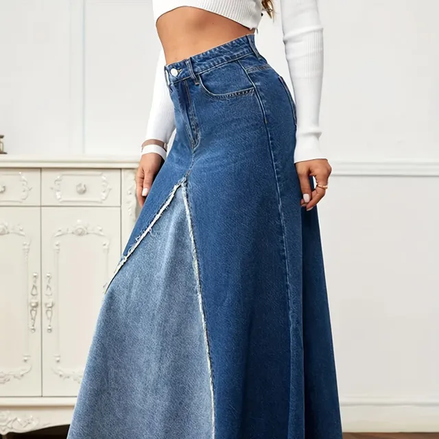 Jupe en denim élégante avec ourlet effiloché et poches obliques