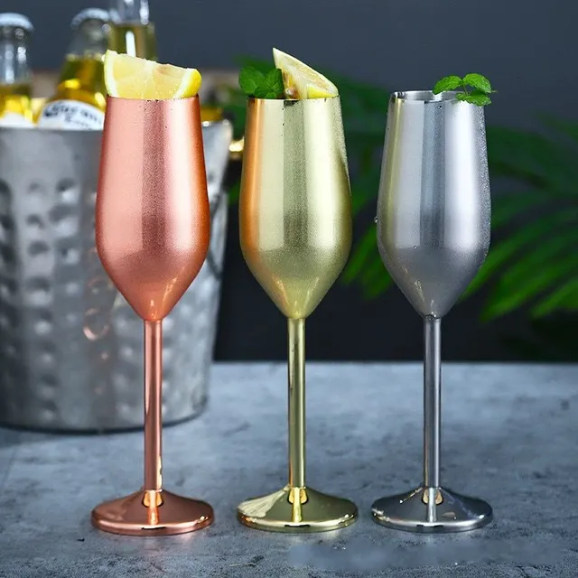 Luxusné kovové poháre na šampanské