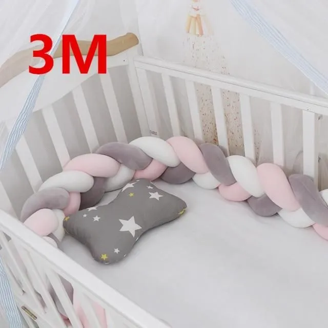 Mantinel for baby cot