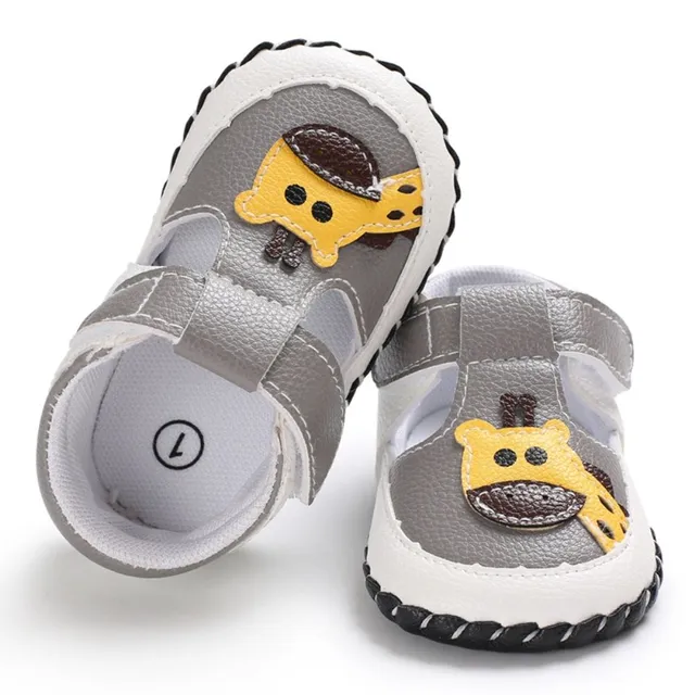 Children's leather shoes with giraffe