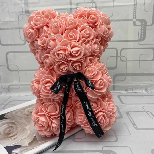 Valentínsky medvedík z ruží