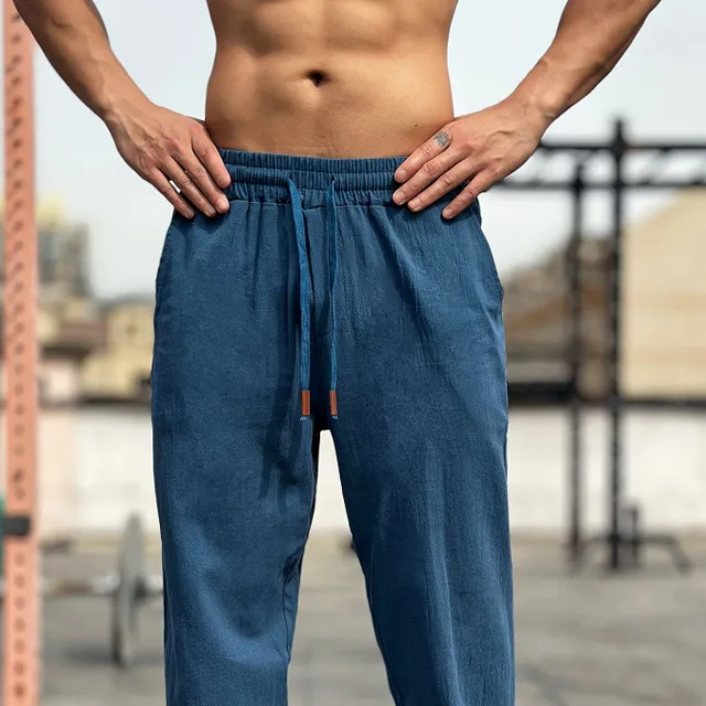 Comfortable men's sweatpants made of cotton, free cut, suitable for outdoor activities