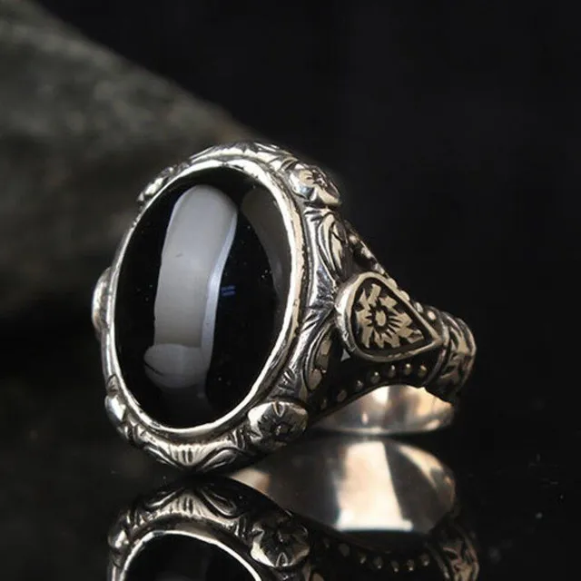 Men's chunky vintage ring with stone